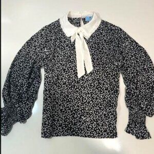 CeCe Long-sleeved Blouse